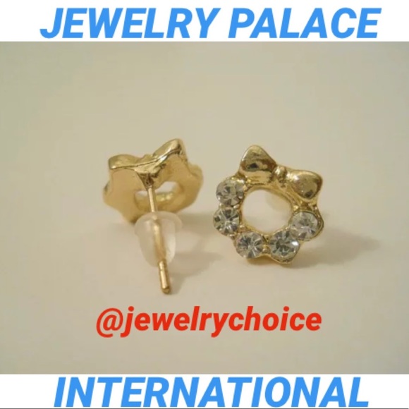 🆕Golden Tiny Wreath With Crystal Post Earrings. - Picture 5 of 8